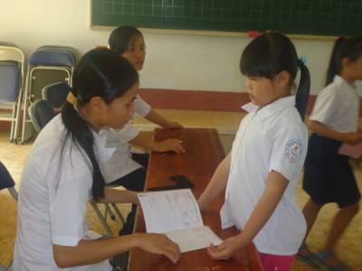 KHÁM SỨC KHỎE ĐỊNH KÌ CHO HỌC SINH
