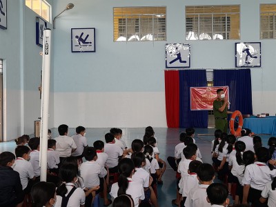 Tuyên truyền