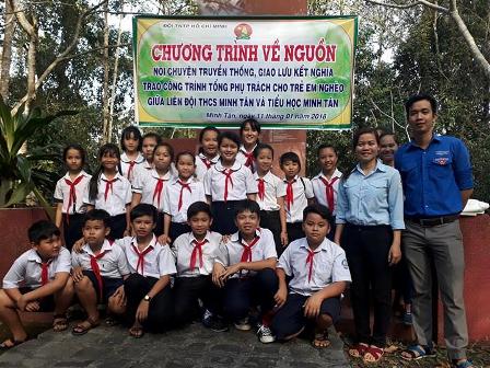 Hoạt động về nguồn chào mừng thành công Đại hội Đoàn các cấp