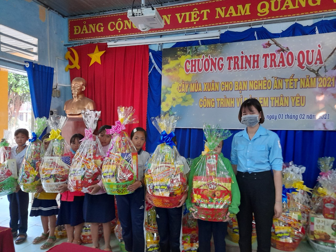 Cây mùa xuân cho bạn nghèo ăn tết năm 2021