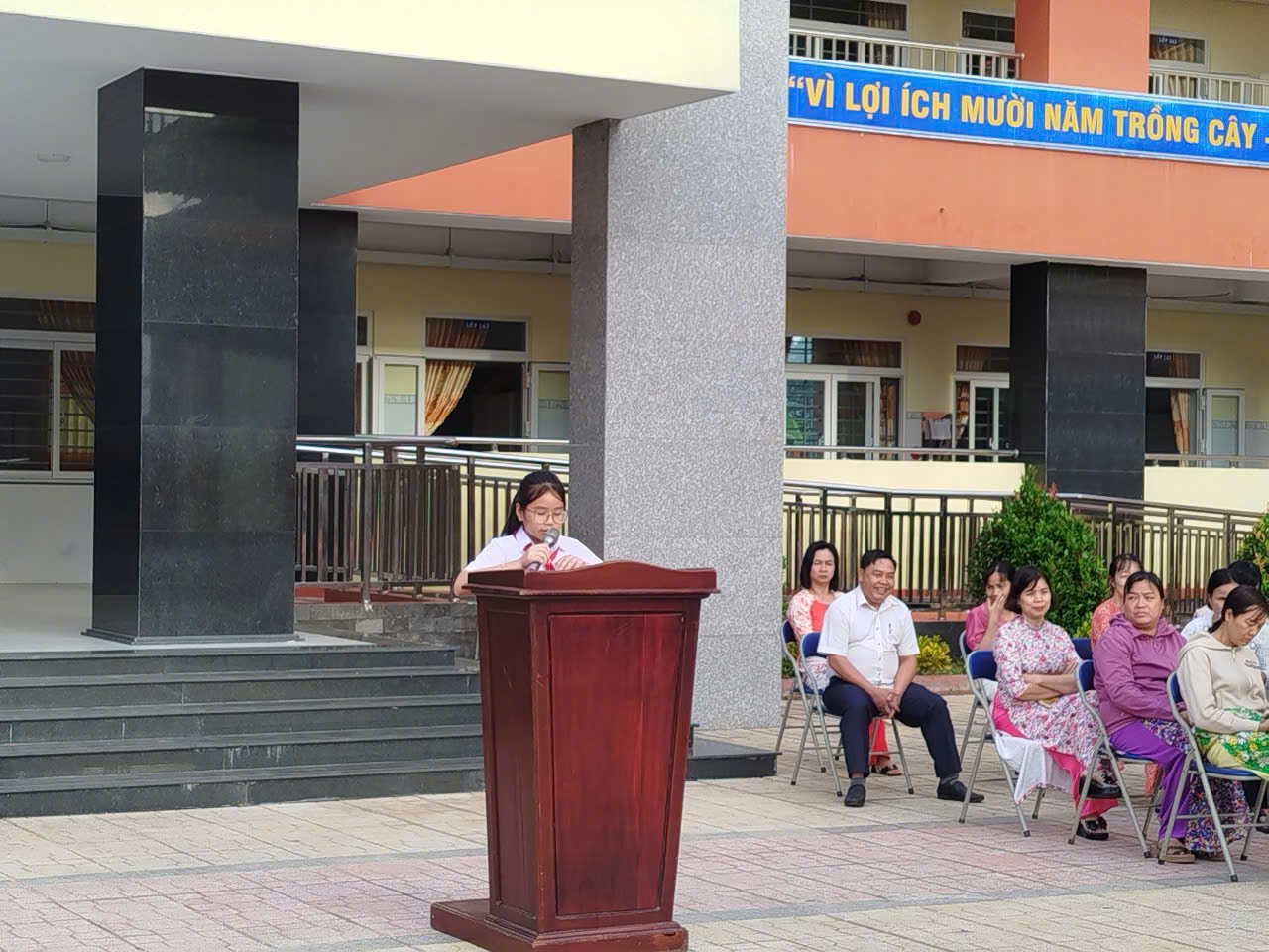 Sinh hoạt, tìm hiểu về Thư Bác Hồ gửi các em học sinh nhân ngày khai trường đầu tiên của Nước Việt Nam Dân chủ Cộng hòa (1945).