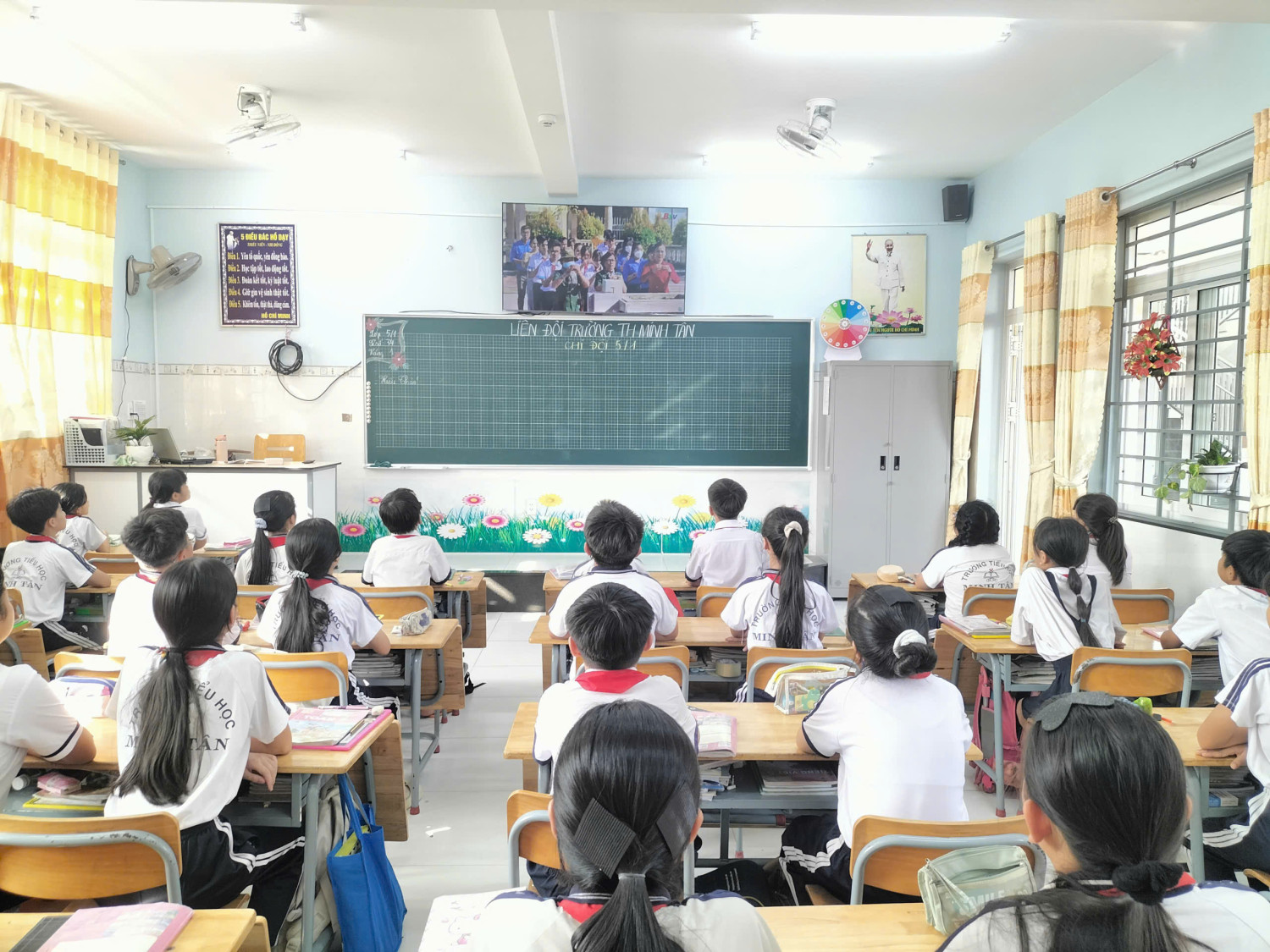 SINH HOẠT THEO BƯỚC CHÂN NHỮNG NGƯỜI ANH HÙNG ĐOÀN THỊ LIÊN